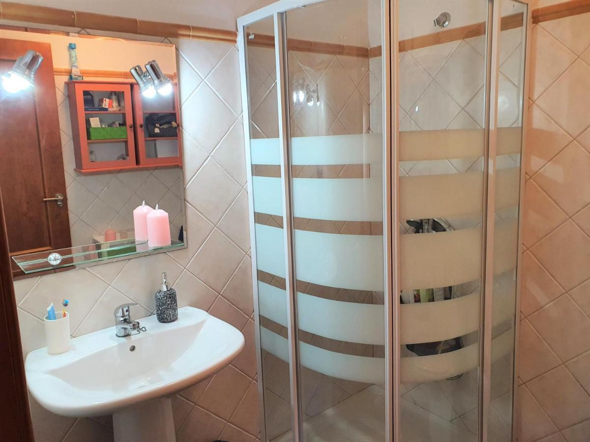 Espacioso Apartamento Con Preciosos Jardines Y Bbq Isla Plana Esterno foto