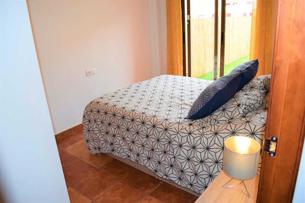 Espacioso Apartamento Con Preciosos Jardines Y Bbq Isla Plana Esterno foto