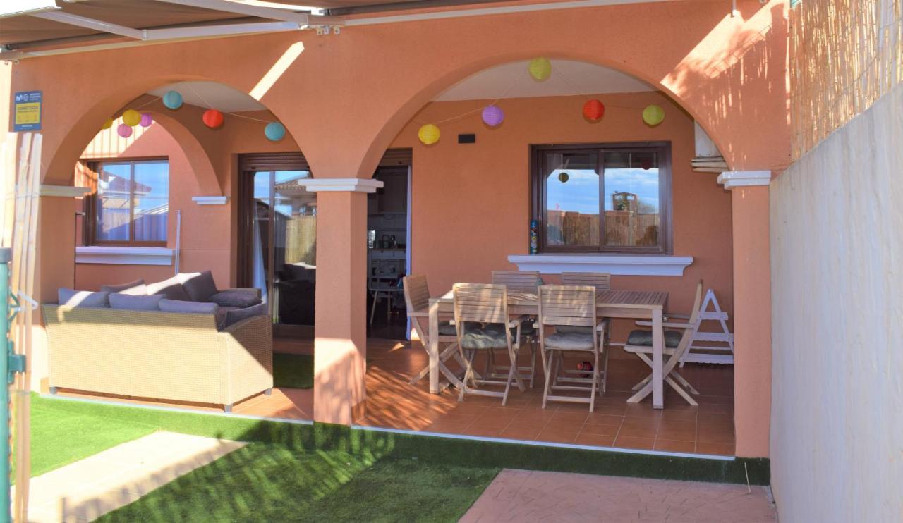 Espacioso Apartamento Con Preciosos Jardines Y Bbq Isla Plana Esterno foto