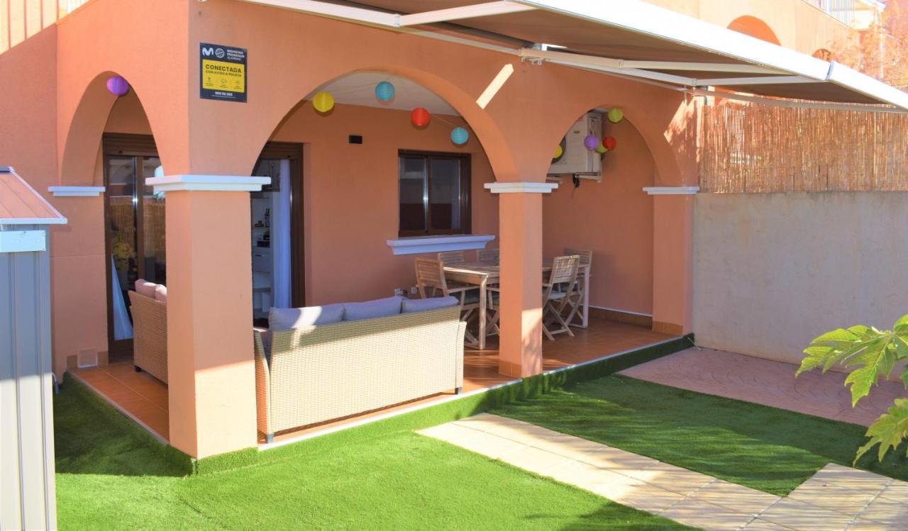 Espacioso Apartamento Con Preciosos Jardines Y Bbq Isla Plana Esterno foto