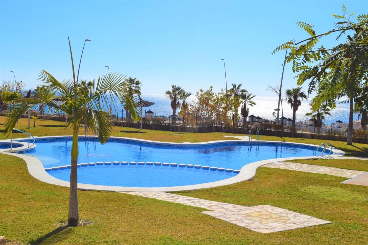 Espacioso Apartamento Con Preciosos Jardines Y Bbq Isla Plana Esterno foto